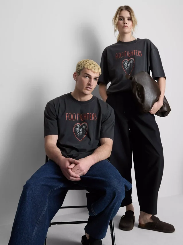 Camisas com estampado dos Foo Fighters