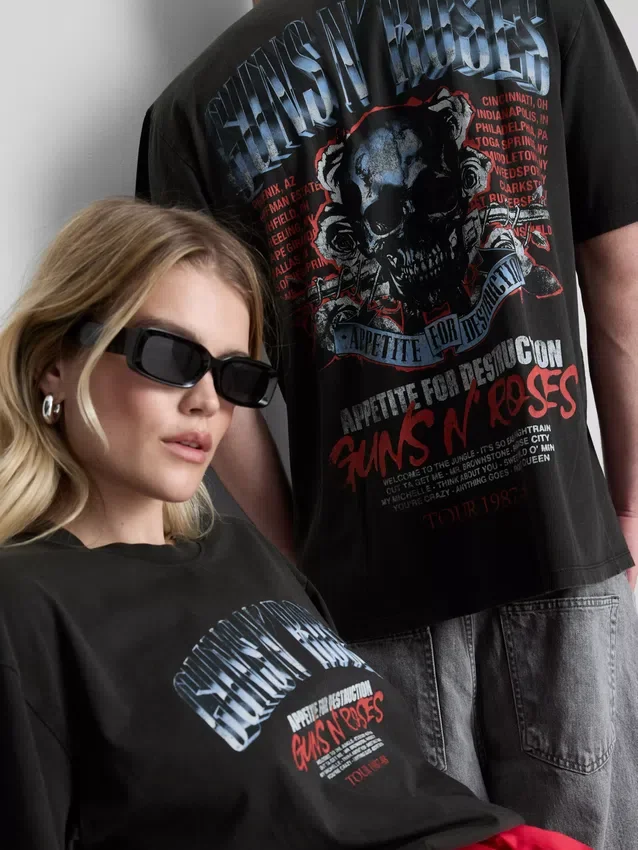 Camisas com estampado dos Guns N' Roses