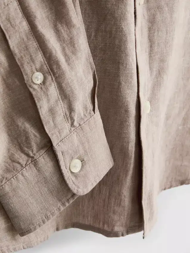 Camisas com gola «grandad» em mistura de linho