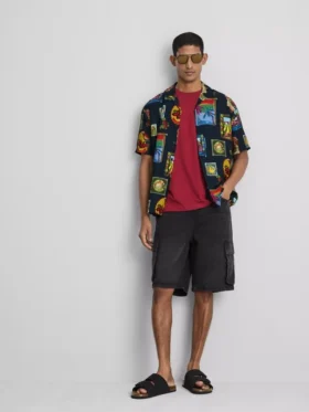 Camisas com gola revere e estampado «Resort»
