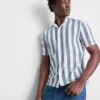 Camisas com gola reversível às riscas