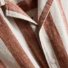 Camisas com gola reversível às riscas
