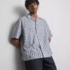 Camisas com gola texturada