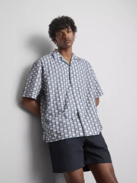 Camisas com gola texturada