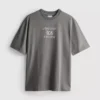 Camisas com grafismo de corridas da Jaguar TCS