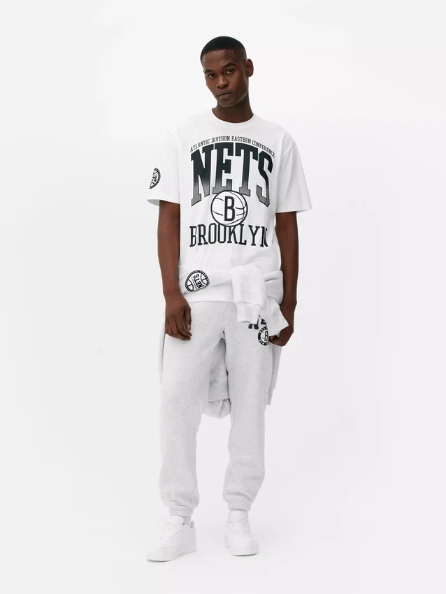 Camisas com grafismo dos Brooklyn Nets da NBA