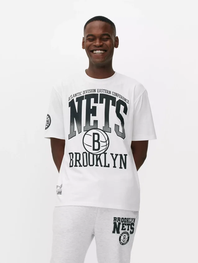 Camisas com grafismo dos Brooklyn Nets da NBA