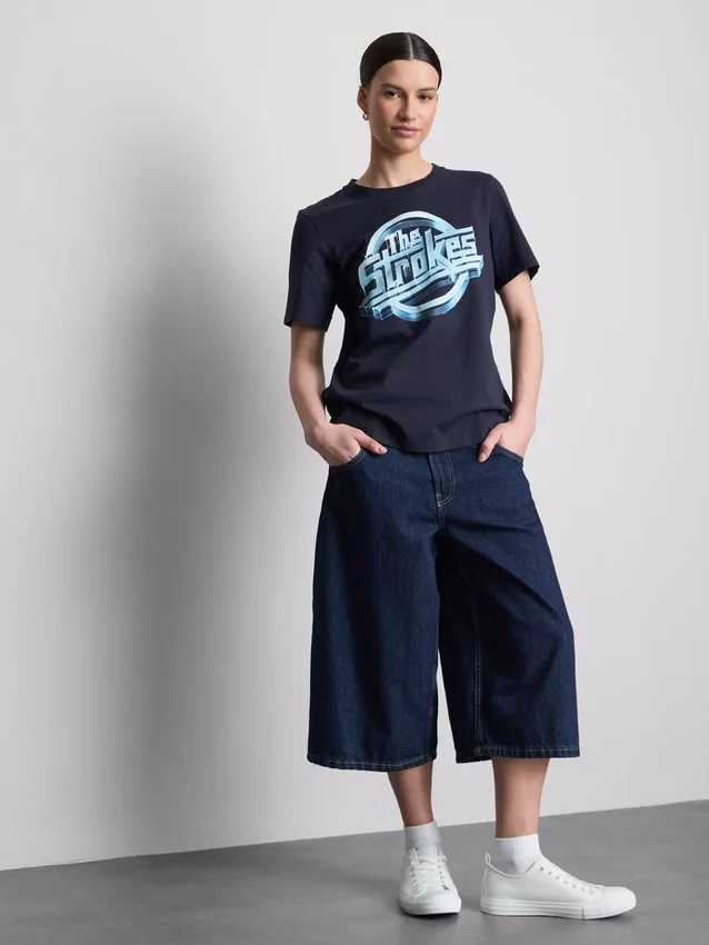 Camisas com grafismo dos The Strokes
