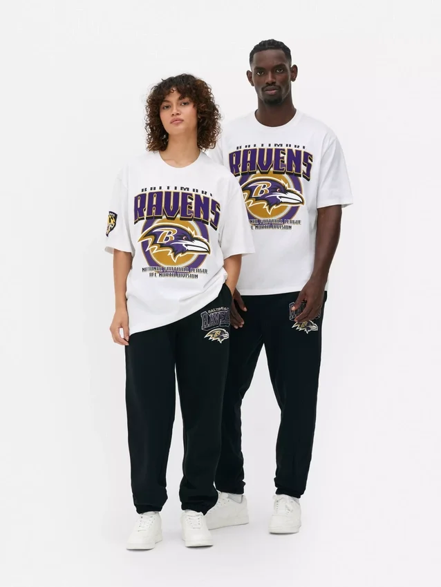 Camisas com logótipo dos Baltimore Ravens da NFL