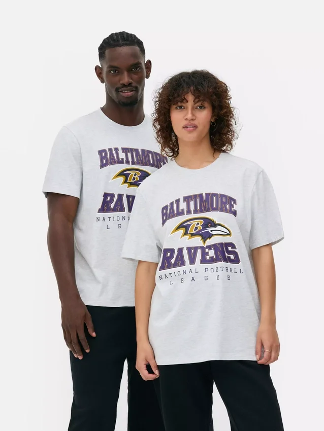 Camisas com logótipo dos Baltimore Ravens da NFL