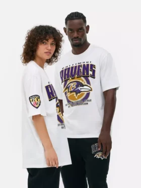 Camisas com logótipo dos Baltimore Ravens da NFL