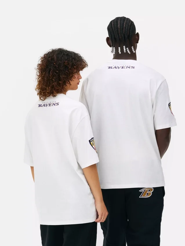 Camisas com logótipo dos Baltimore Ravens da NFL