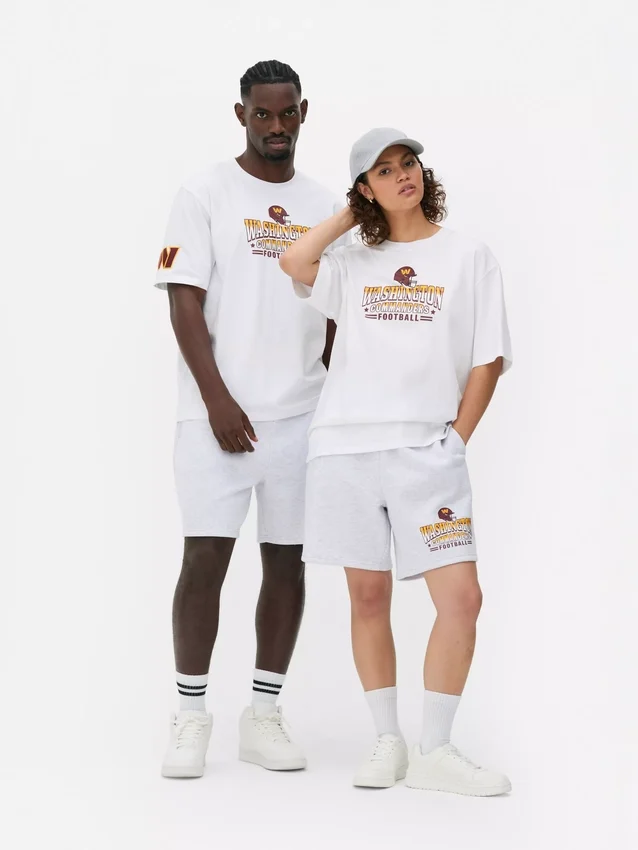 Camisas com logótipo dos Washington Commanders da NFL