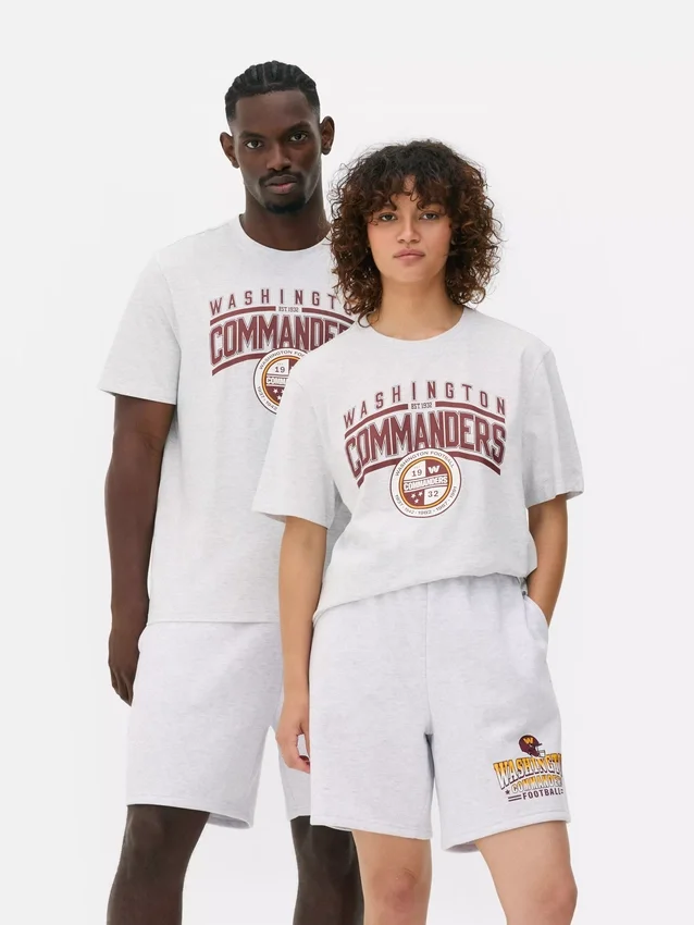 Camisas com logótipo dos Washington Commanders da NFL