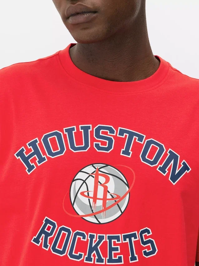 Camisas com o logótipo dos Houston Rockets da NBA