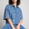 Camisas curtas e largas em ganga de algodão
