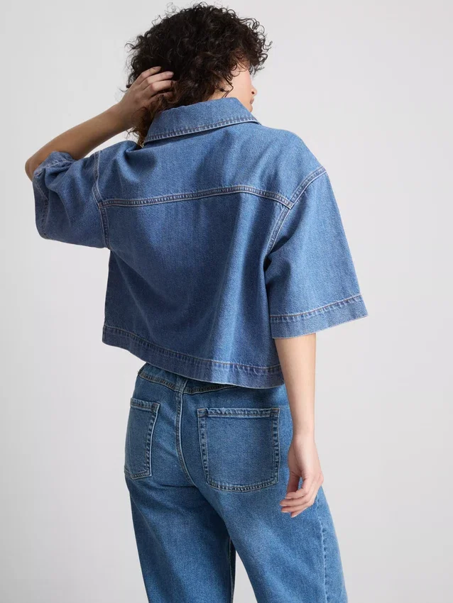 Camisas curtas e largas em ganga de algodão