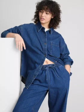 Camisas de ganga de algodão com corte descontraído e botões