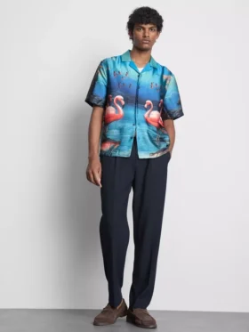Camisas de manga curta com botões e estampadas com flamingos