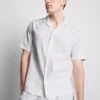 Camisas de manga curta em mistura de linho