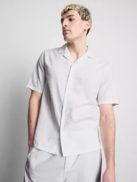 Camisas de manga curta em mistura de linho