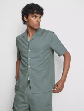 Camisas de manga curta em mistura de linho