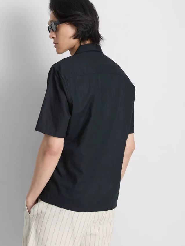 Camisas de manga curta em mistura de linho