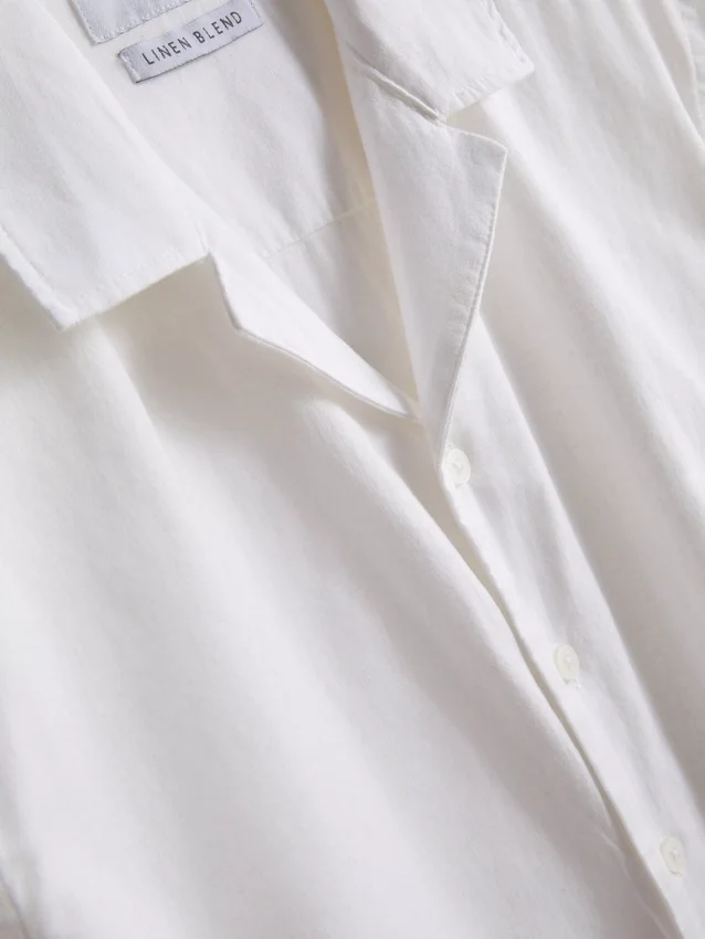 Camisas de manga curta em mistura de linho