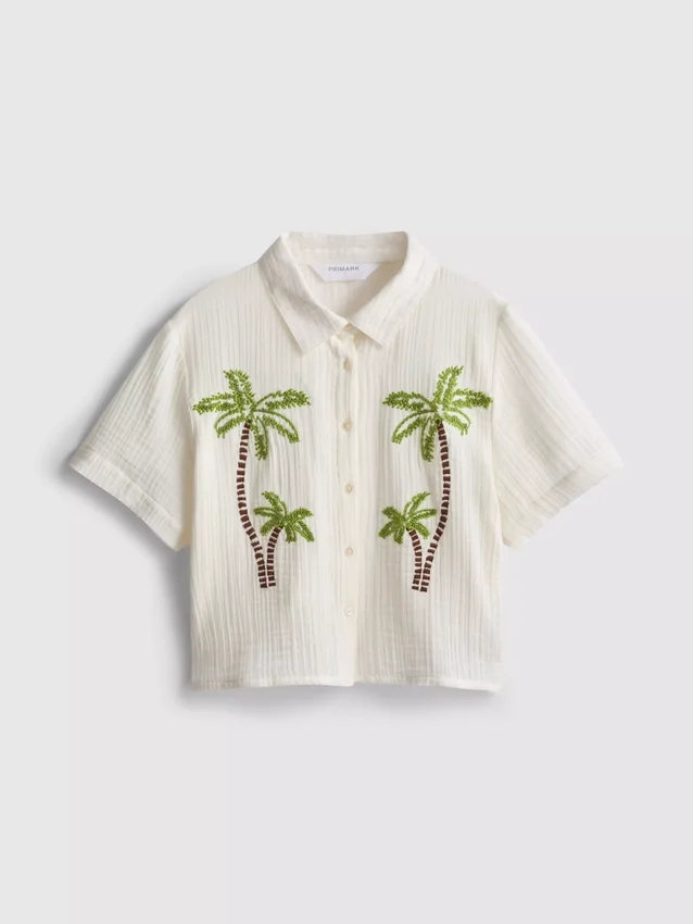 Camisas de praia em algodão bordadas com miçangas da Paula Echevarría
