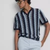 Camisas em malha com riscas texturadas