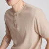Camisas Henley texturadas