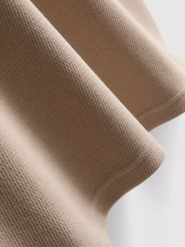 Camisas Henley texturadas