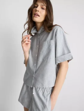 Camisas oxford curtas, de corte quadrado e manga curta