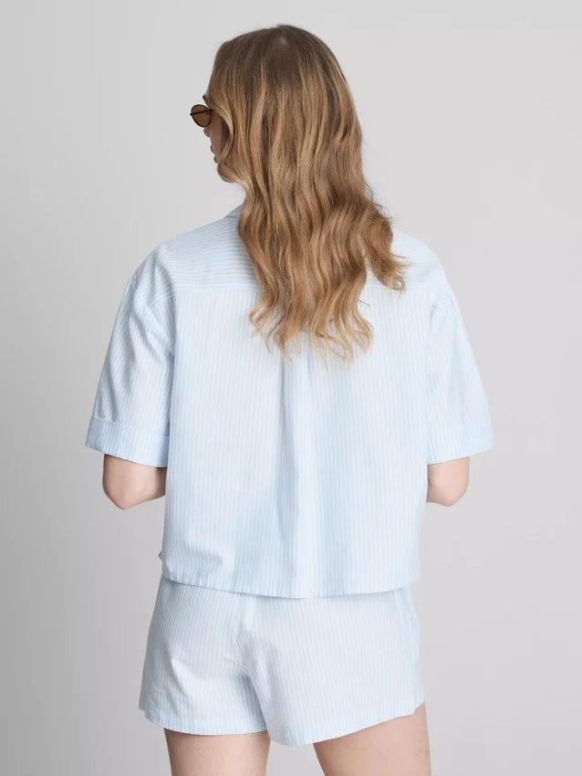 Camisas oxford curtas, de corte quadrado e manga curta