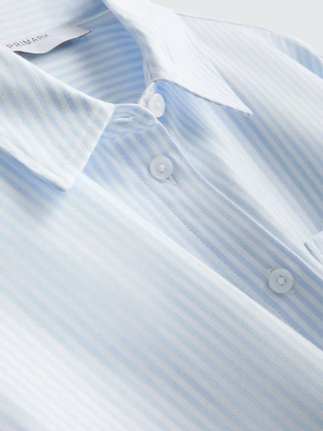 Camisas oxford curtas, de corte quadrado e manga curta