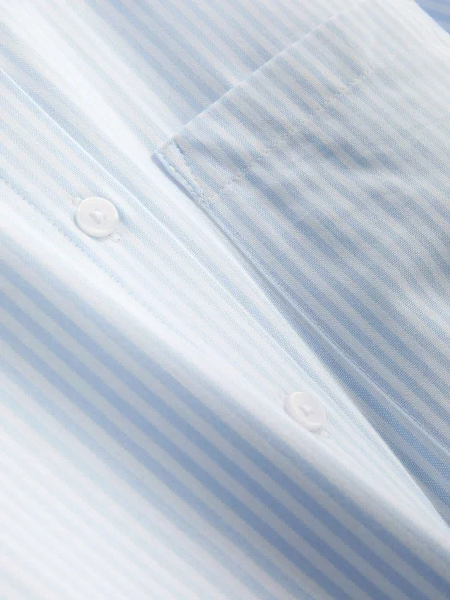 Camisas oxford curtas, de corte quadrado e manga curta