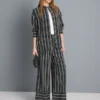 Camisas às riscas de corte descontraído