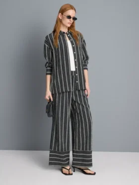Camisas às riscas de corte descontraído