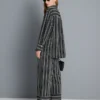 Camisas às riscas de corte descontraído