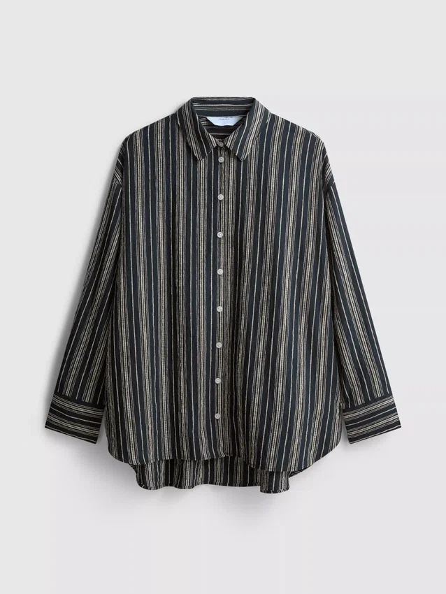 Camisas às riscas de corte descontraído