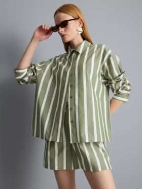 Camisas às riscas em popeline de algodão