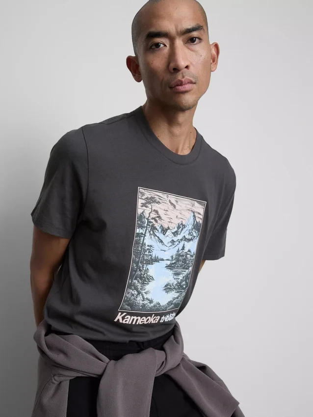 Camiseta com estampado Kameoka