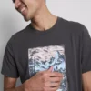 Camiseta com estampado Kameoka
