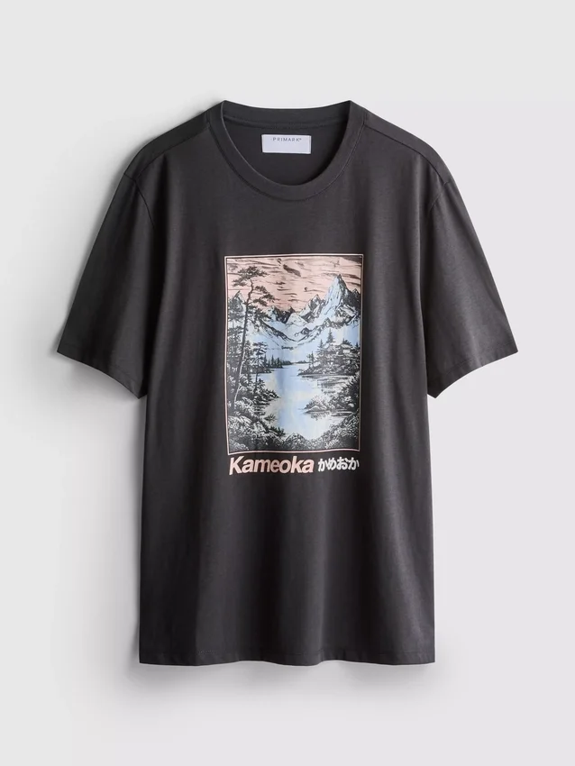 Camiseta com estampado Kameoka