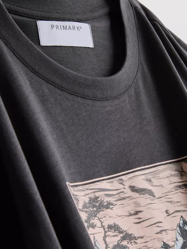 Camiseta com estampado Kameoka