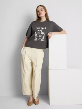 Camiseta gráfica de algodão com corte largo