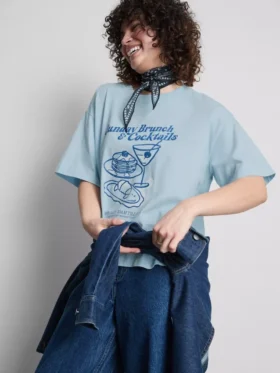 Camiseta gráfica de algodão com corte largo