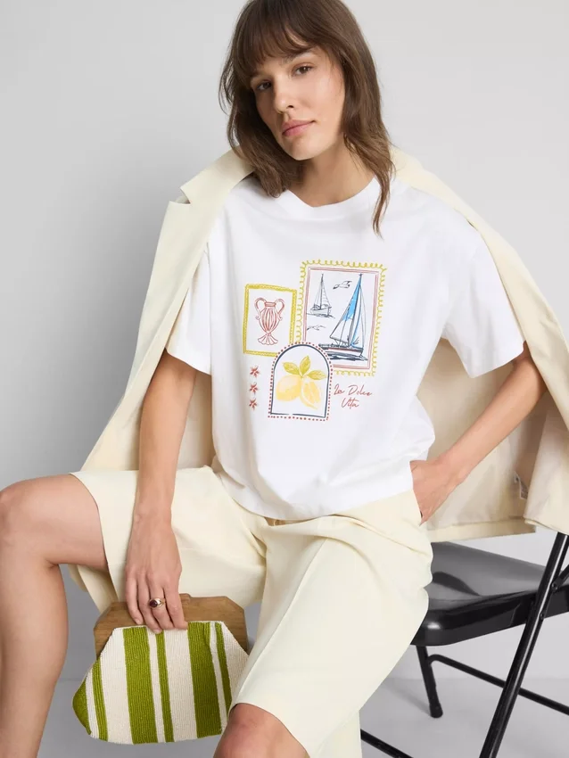 Camiseta gráfica de algodão com corte largo
