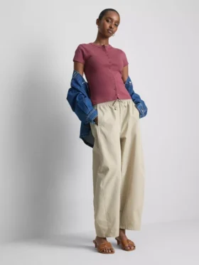 Camisola com botões, em malha canelada rica em algodão