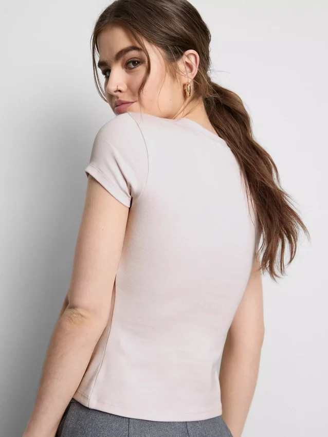 Camisola com botões, em malha canelada rica em algodão